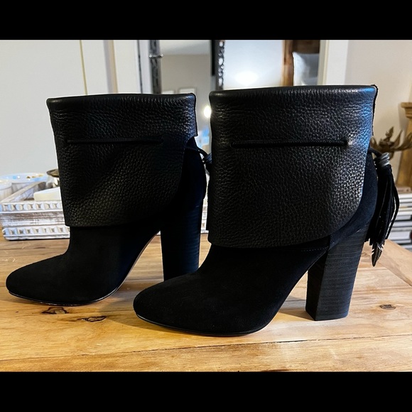 Sigerson Morrison Black Leather/Suede Fringe Booties with Metal Feathers Size 7 - Picture 3 of 11